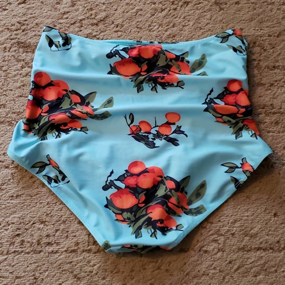 *SOLD* Highwaisted Swimbottom with Oranges - Picture 3 of 8